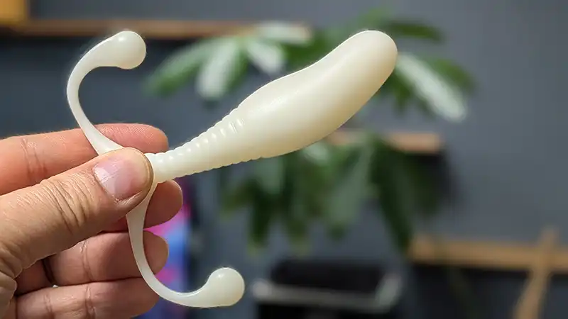 アネロスMGXを手に持つ写真